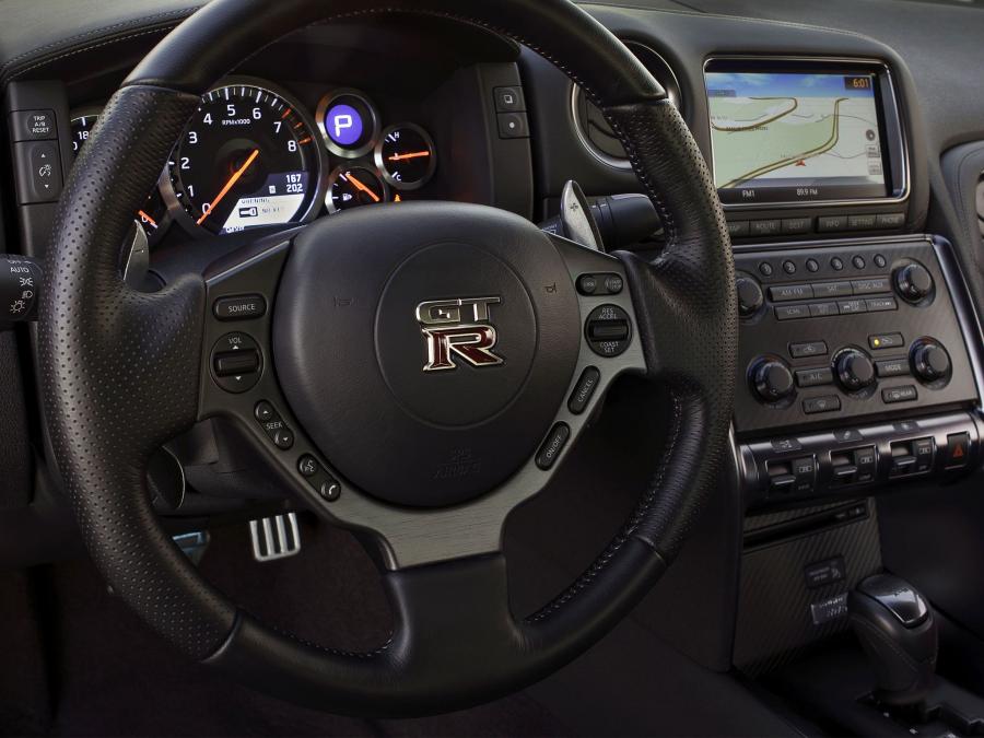  Nissan GT-R Black Edition 2010 года  (US) (фото 15 из 27)
